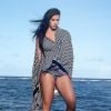 Andressa Suita escolhe maiô grifado e evidencia pernas em look praia. Saiba detalhes!