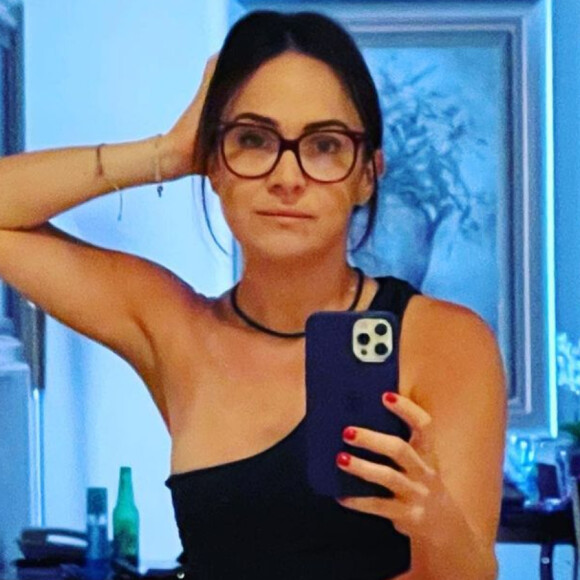 Gabriela Duarte postou foto de body e roubou a cena nas redes sociais