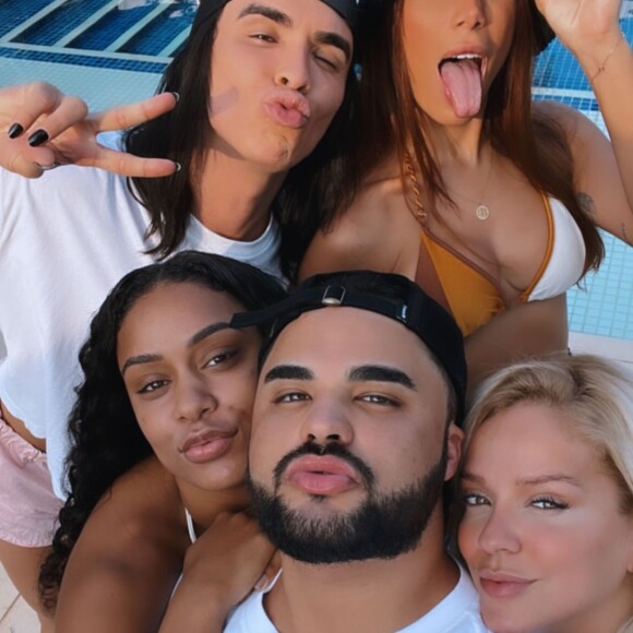 Além de Arrascaeta, Pocah e Rebecca também estavam na festa de Anitta