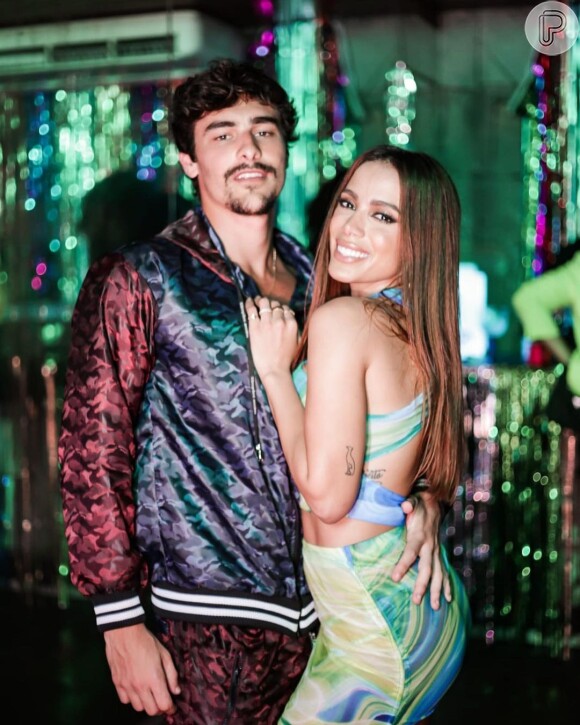 Anitta também ficou com Bruno Montaleone na festa no fim de semana