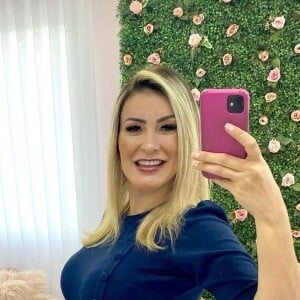 Andressa Urach já saiu em defesa ao marido nas redes sociais outras vezes