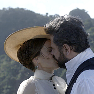Na novela 'Nos Tempos do Imperador', Luísa (Mariana Ximenes) e D.Pedro II (Selton Mello) são amantes na ficção