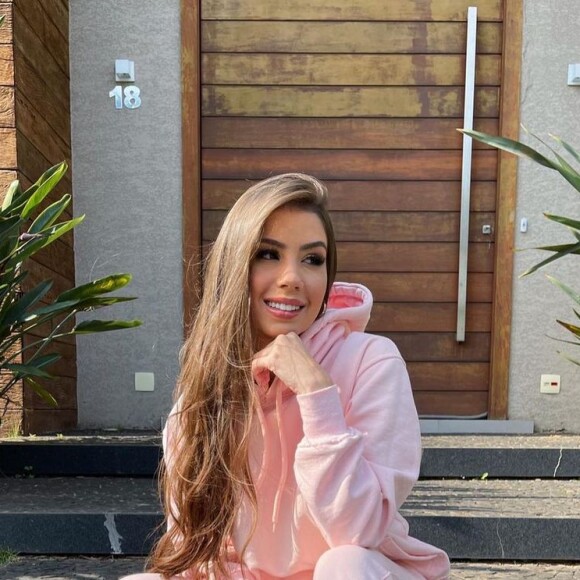 Maria Lina abriu a caixinha de perguntas nas redes sociais, nesta quinta-feira (02)