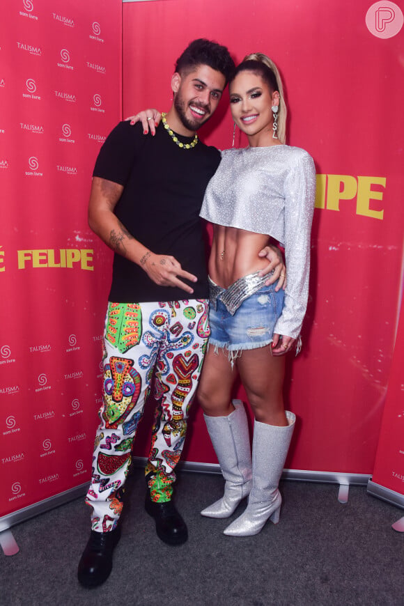 Virgínia Fonseca posou com Zé Felipe em camarim do cantor