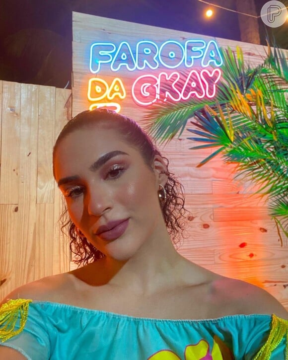 Livian Aragão marca presença na 'Farofa da Gkay'