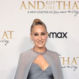 Look de Sarah Jessica Parker tinha homenagem à personagem Carrie