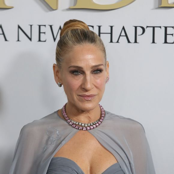 Penteado de Sarah Jessica Parker em estreia de 'And Just Like That': atriz usou coque alinhado