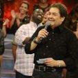   Faustão queria apresentar programa aos domingos, mas cláusula do contrato com a Globo o impediu  
