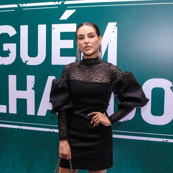 Kéfera Buchmann expôs a bissexualidade nas redes sociais em julho de 2021