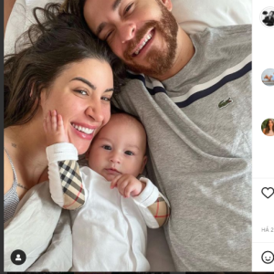 Bianca Andrade, o marido Fred e o filho Cris apareceram deitados na cama em novo registro