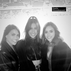 Bruna Biancardi apareceu entre amigas no estádio