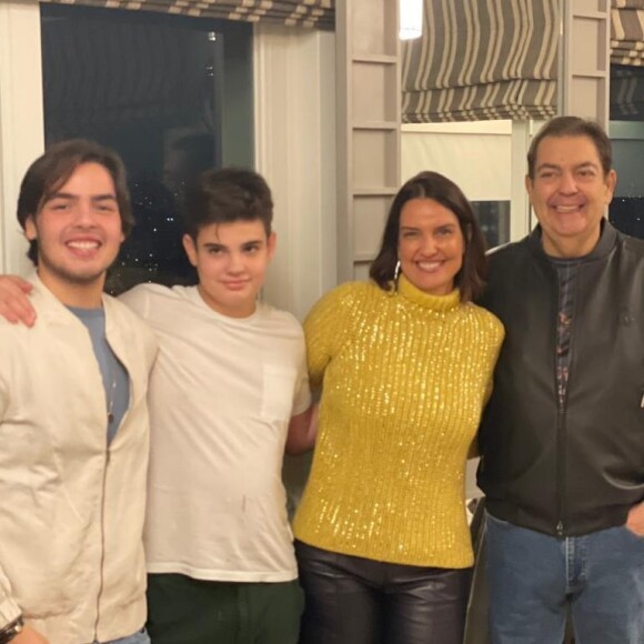 João Guilherme, filho do Fausto Silva, também acertou com a Band