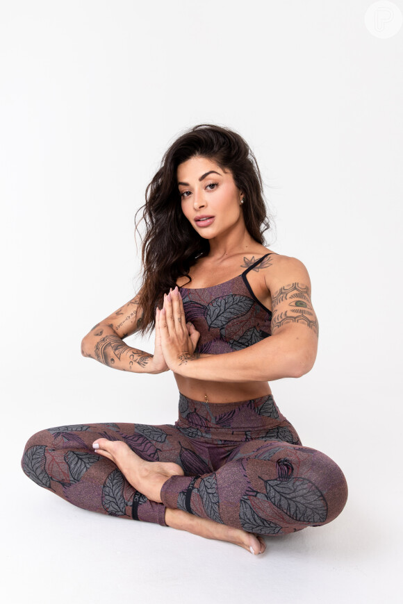 Aline Campos é fã da prática do yoga em seu dia a dia