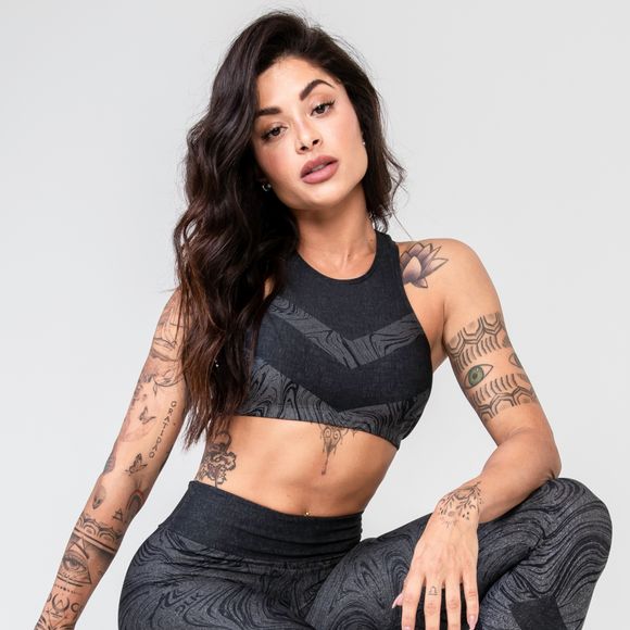 Aline Campos ressignifica relação com moda e exercícios: 'Corpo e mente funcionam melhor sem pressão'