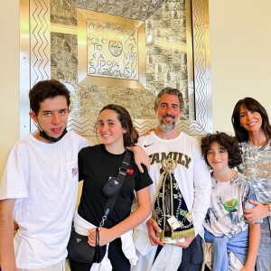 Marcos Mion e a família no Santuário de Nossa Senhora Aparecida