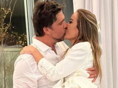 Leo Chaves revela casamento com Carolina Figueira: &#039;Privilégio ter você como minha esposa&#039;. Veja fotos!