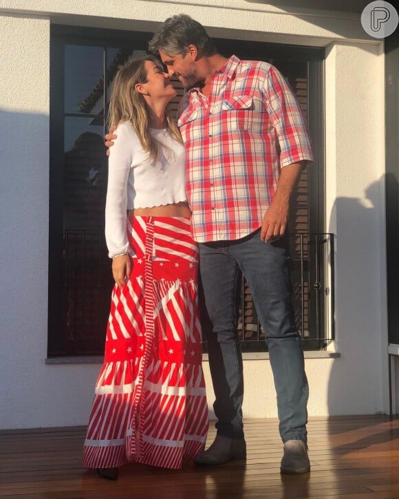 Leo Chaves evita expor a relação com Carolina Figueira no Instagram