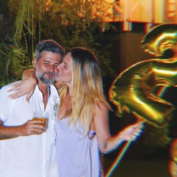Bruno Gagliasso e Giovanna Ewbank reuniram a família para brindarem a chegada de 2022