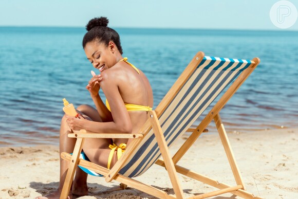 Reaplique o protetor solar sempre entrar no mar ou for à piscina: assim você terá uma pele protegida no verão