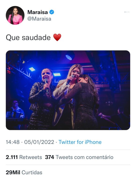 Maraisa e Marília Mendonça aparecem abraçadas em foto publicada na data em que a morte da cantora completa dois meses