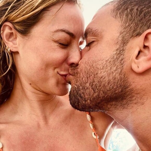 Paolla Oliveira e Diogo Nogueira costumam aparecer em clima de romance nas redes sociais, o que leva fãs ao delírio