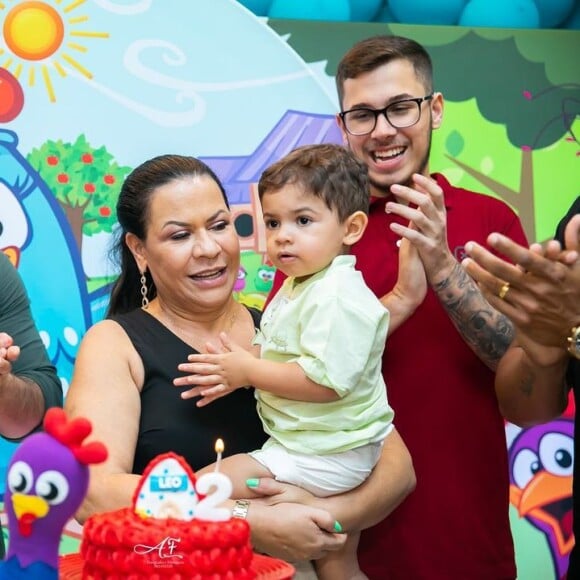 Leo, filho de Marília Mendonça e Murilo Huff, ganhou festa com a presença da família