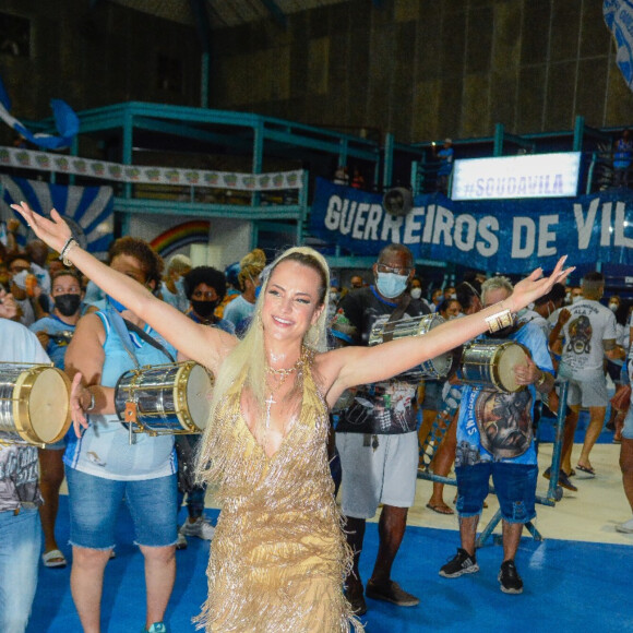 Gabi Martins vai ser musa da Vila Isabel no carnaval 2022