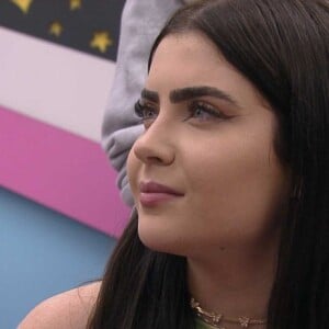 Jade Picon se tornou assunto no Twitter por conta da escolha do pijama no 'BBB 22'