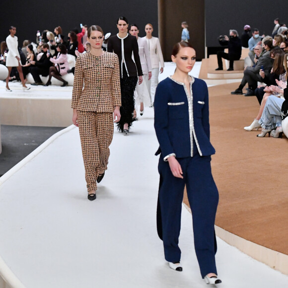 Semana de moda de Paris 2022: Chanel traz elementos vintage e cheios de estilo