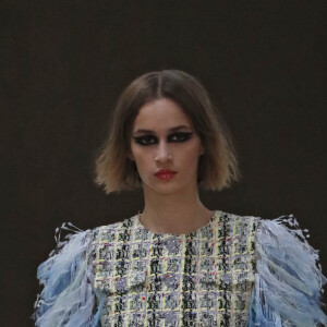 A padronagem tweed é uma marca da Chanel e apareceu revitalizada no desfile de Alta Costura em Paris
