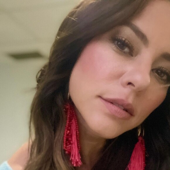  Paolla Oliveira publicou fotos nas redes sociais antes do show de Diogo Nogueira