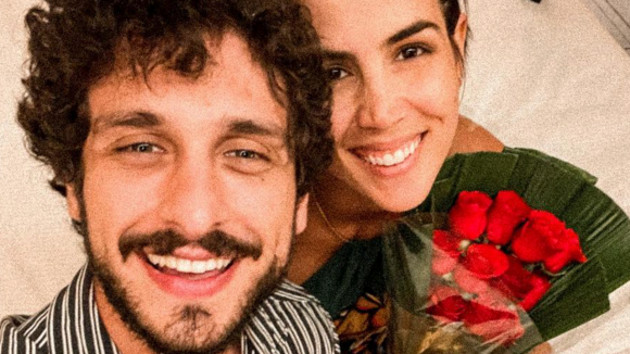 Pérola Faria anuncia gravidez três dias após noivado com ator de 'Gênesis': 'Sonho se realizando'