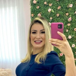 Andressa Urach assumiu que não estava se achando bonita na gravidez