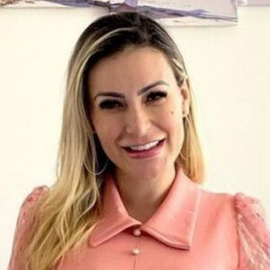 Andressa Urach foi transferida para um hospital com UTI após ser internada com pressão alta e contrações