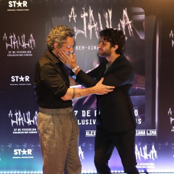 Chay Suede surpreende Alexandre Nero em pré-estreia de filme no Rio