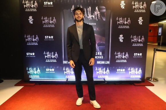 Chay Suede foi à première de seu novo filme, 'A Jaula', no Rio