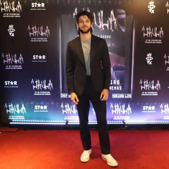 Chay Suede foi à première de seu novo filme, 'A Jaula', no Rio