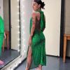 Vestido verde com paetês: essa peça dá um glow poderoso ao outfit