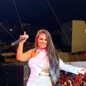 Paulinha Abelha: lista de sucessos inclui 'Louca Por Ti', 'Baby Doll' e 'Ainda Te Amo' 