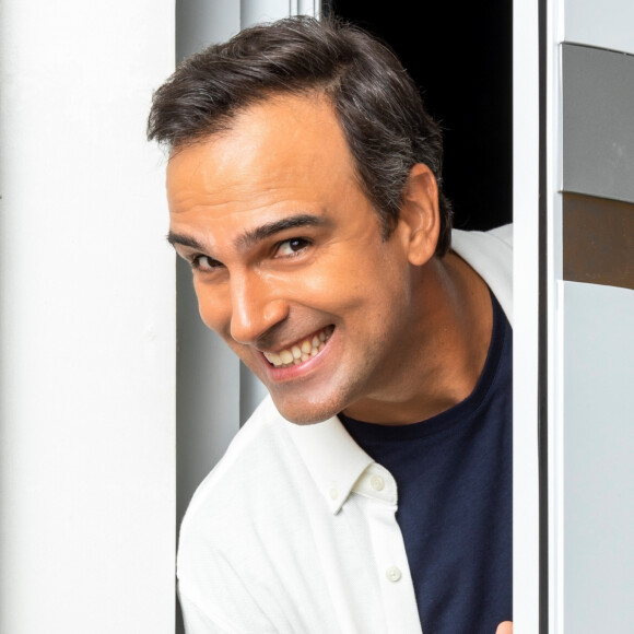 Tadeu Schmidt passa a ser cotado para apresentar o 'The Voice Brasil' após sucesso no 'BBB 22'