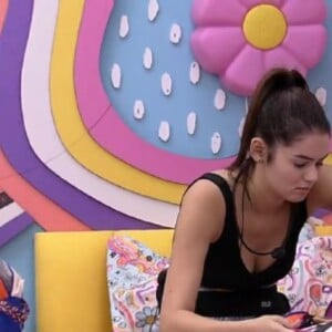 No quarto Lollipop do BBB 22, Eslovênia brincou que, se precisar de algum produto, vai pedir para Lucas