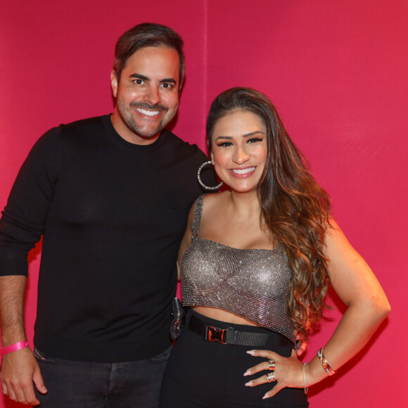 Simone Mendes e o empresário Kaká Diniz conferiram festa de lançamento da marca de roupas de Gkay