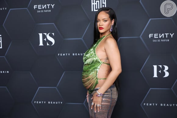 Grávida, Rihanna contou que a vinda do bebê está a fazendo se sentir mais bonita
