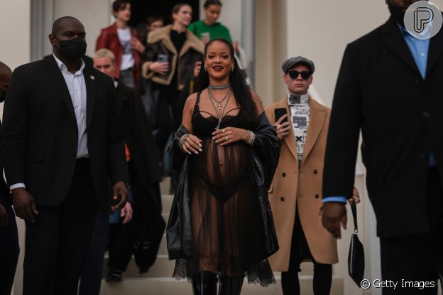 Look com transparência de Rihanna na gravidez valorizou lado sexy da artista