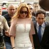 Lindsay Lohan chega ao seu julgamento escoltada por policiais