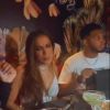 No vídeo, é possível ver que Anitta e Tyler Boyd estao acompanhados de outras pessoas