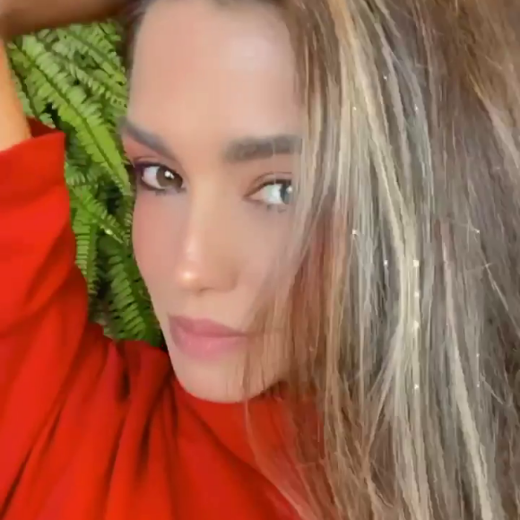 Morena iluminada, Thais Fersoza revelou vontade de clarear ainda mais o cabelo