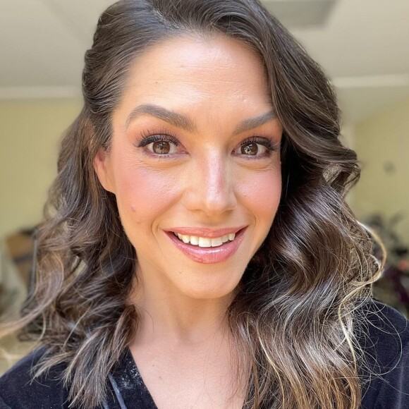 Thais Fersoza cortou o cabelo na altura do ombro 