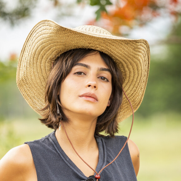 'Pantanal': Guta (Julia Dalavia) é a filha de Tenório (Murilo Benício)