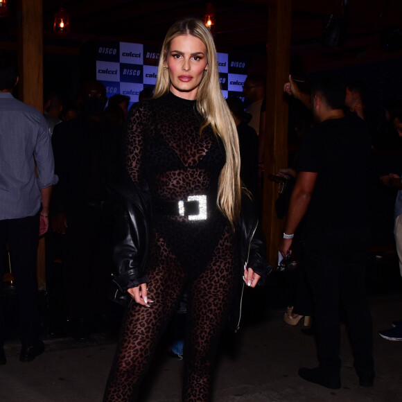 Yasmin Brunet prestigiou festa de uma famosa marca de roupa em São Paulo